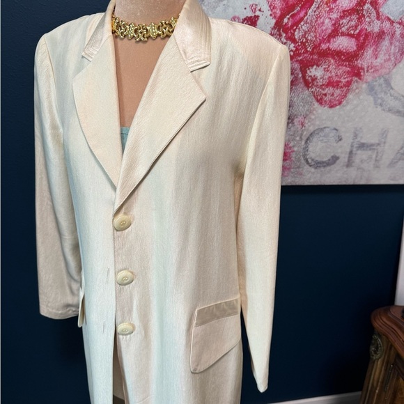 Elegant Cream Long Coat First Lady Jackie and Julian - Picture 8 of 11